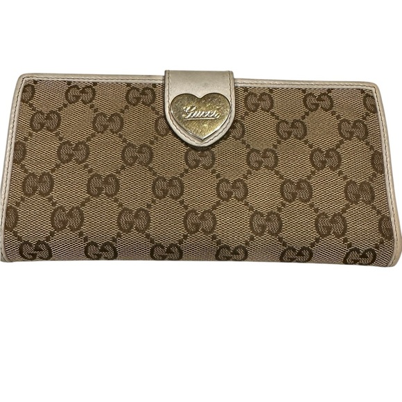 Gucci Cream Monogram Wallet with Heart Clasp - Picture 3 of 15